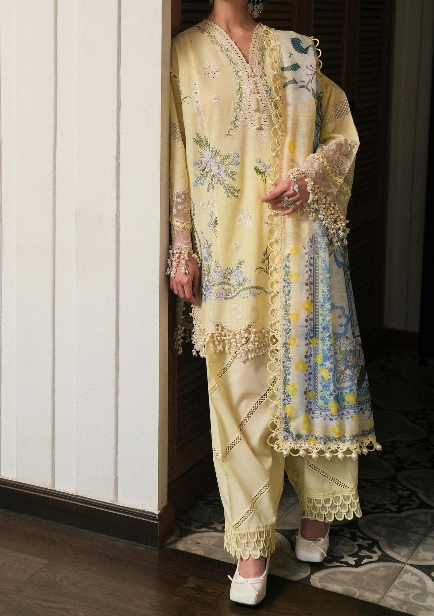 Sana Safinaz Pakistani Luxury Lawn - db28891