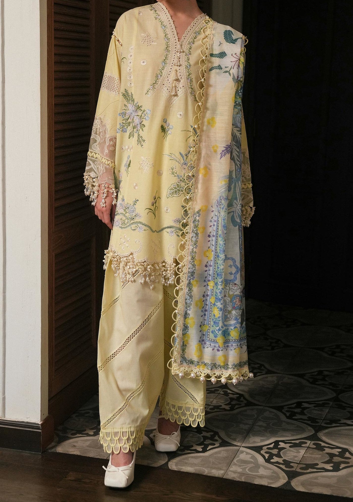 Sana Safinaz Pakistani Luxury Lawn - db28891