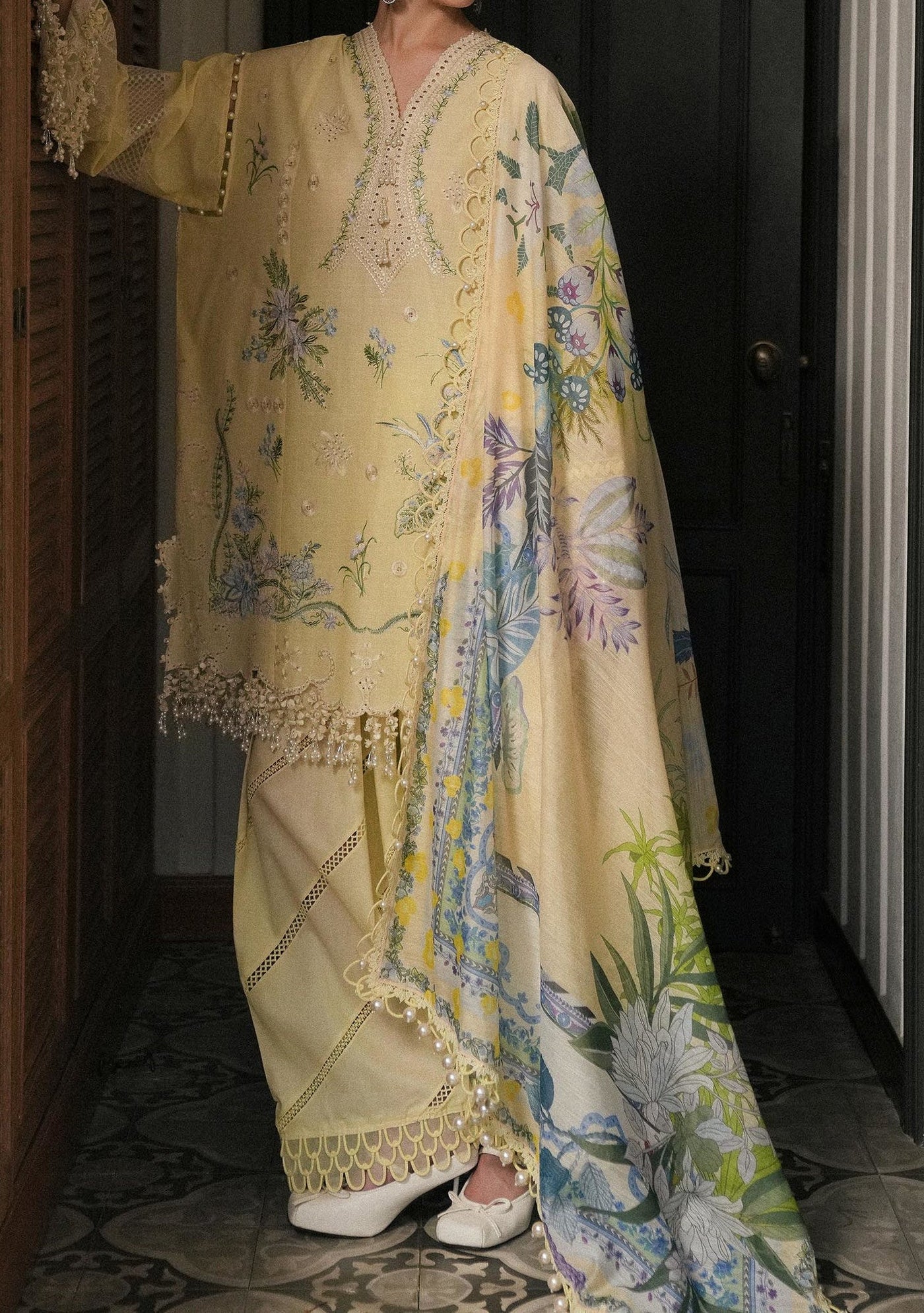 Sana Safinaz Pakistani Luxury Lawn - db28891