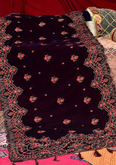 Adan's Libas Embroidered Winter Velvet Shawl: Deshi Besh.