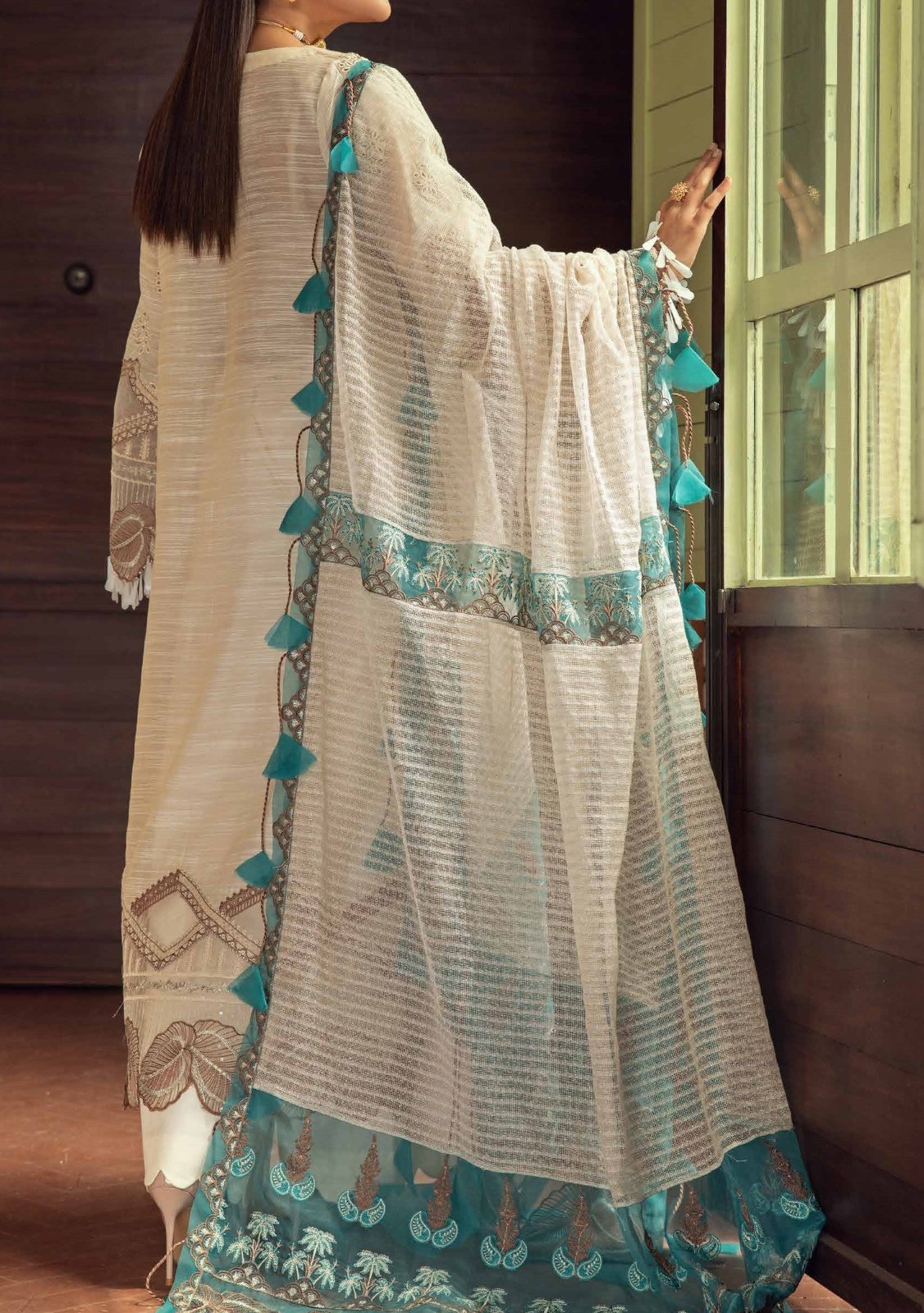 Charizma Embroidered Pakistani Luxury Lawn Dress: Deshi Besh.