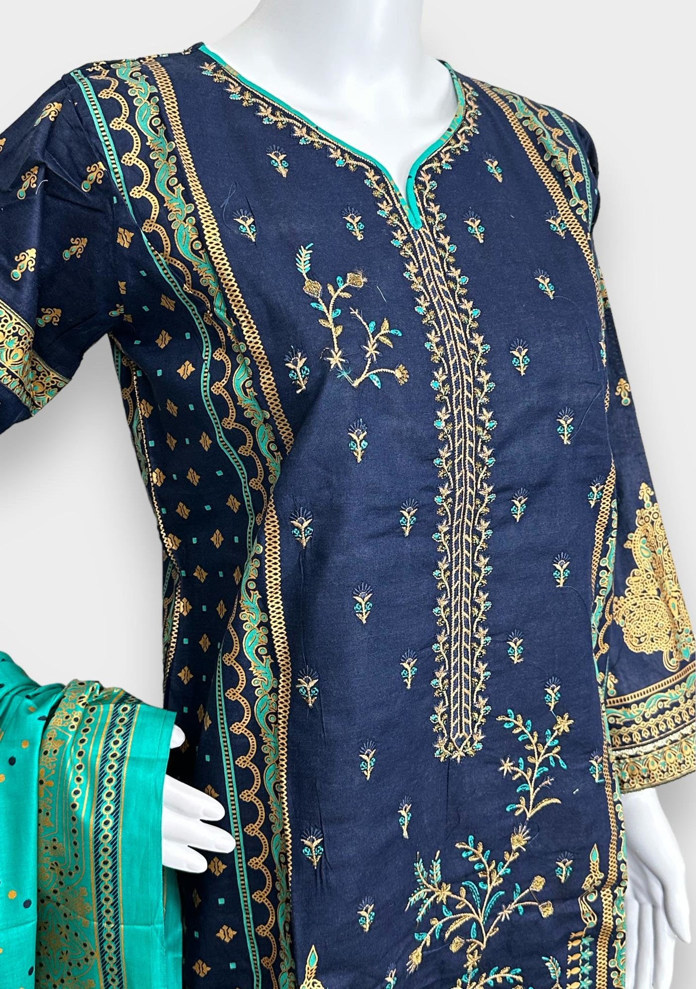 Embroidered 3 Pieces Pakistani Cotton Dress - db25693