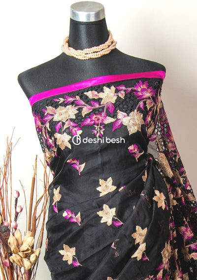 Exclusive Boutique Designer Muslin Saree: Deshi Besh.