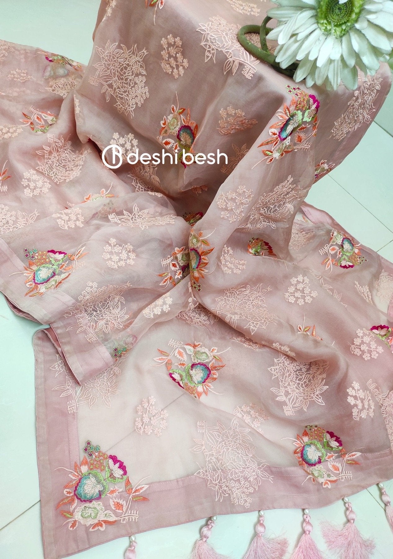 Exclusive Boutique Designer Muslin Saree: Deshi Besh.