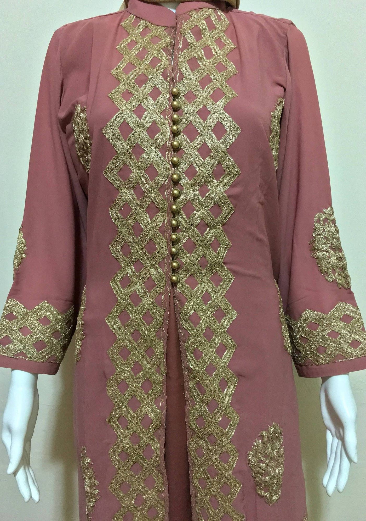 Exclusive Heavy Embroidered Boutique Salwar Suit: Deshi Besh.